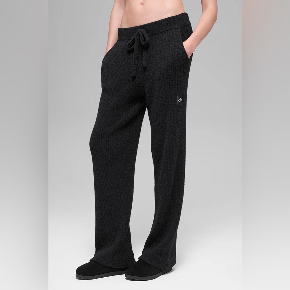 Alo Yoga Snuggle Up Sweater High-Waist Wide Leg Pant - Black - XXS